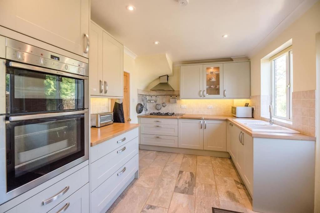 Number 27, Alderton Villa Woodbridge Exterior photo
