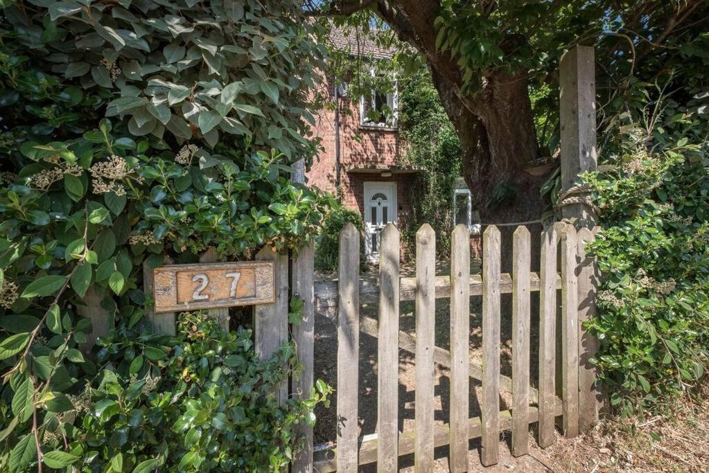 Number 27, Alderton Villa Woodbridge Exterior photo