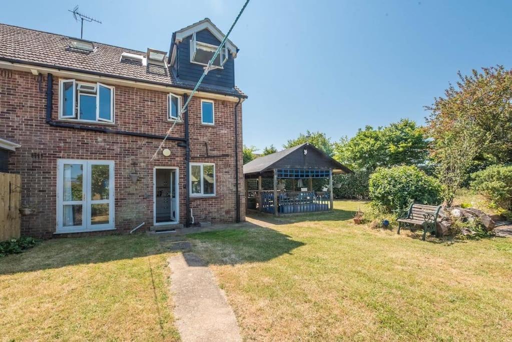 Number 27, Alderton Villa Woodbridge Exterior photo