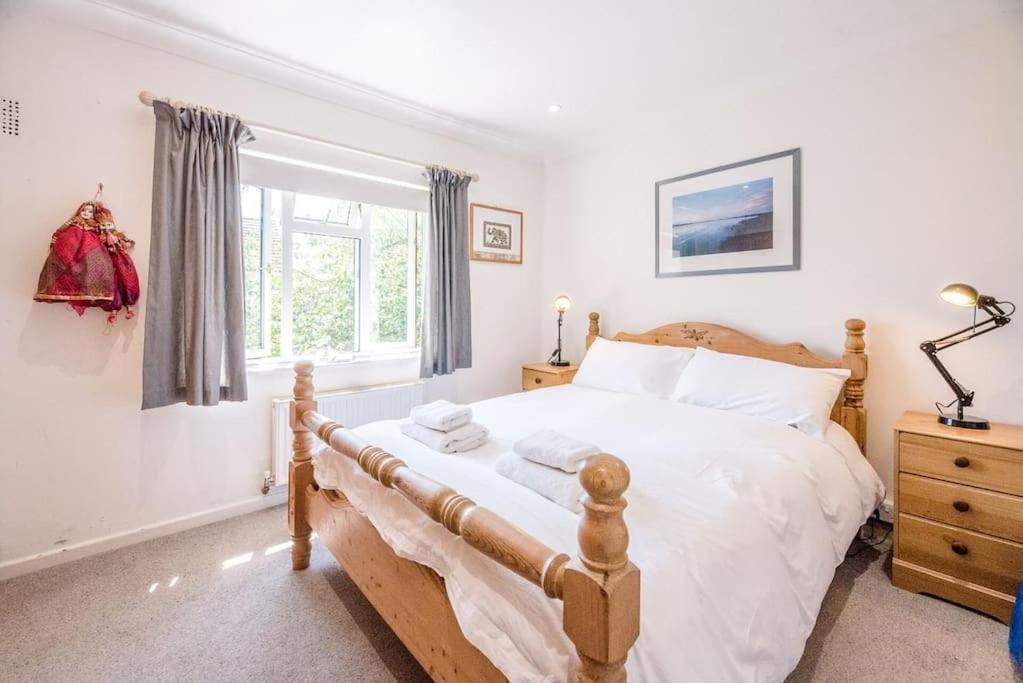 Number 27, Alderton Villa Woodbridge Exterior photo