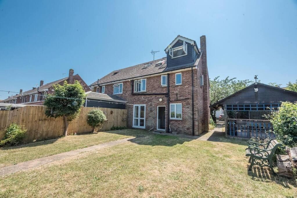 Number 27, Alderton Villa Woodbridge Exterior photo